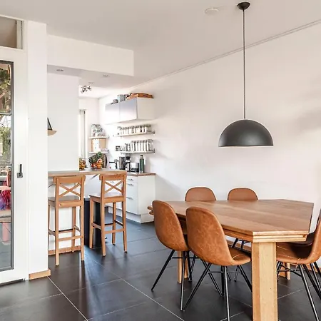 מלון Familyhome Near The Ocean האג