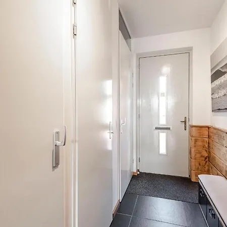 Familyhome Near The Ocean מלון 4*