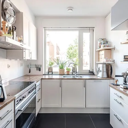 Familyhome Near The Ocean האג