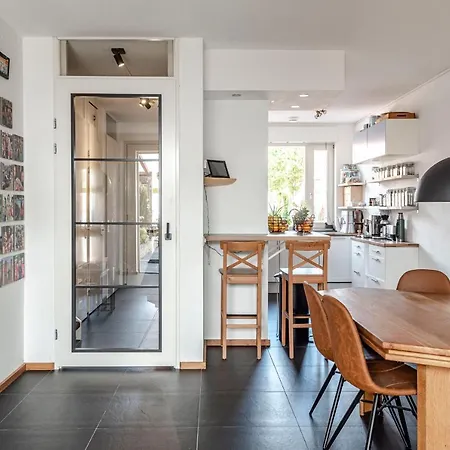 מלון Familyhome Near The Ocean