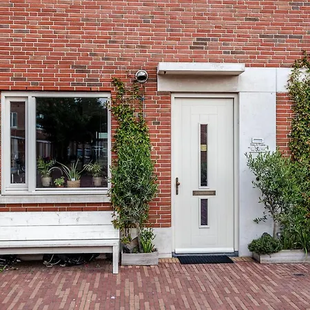 מלון Familyhome Near The Ocean 4*